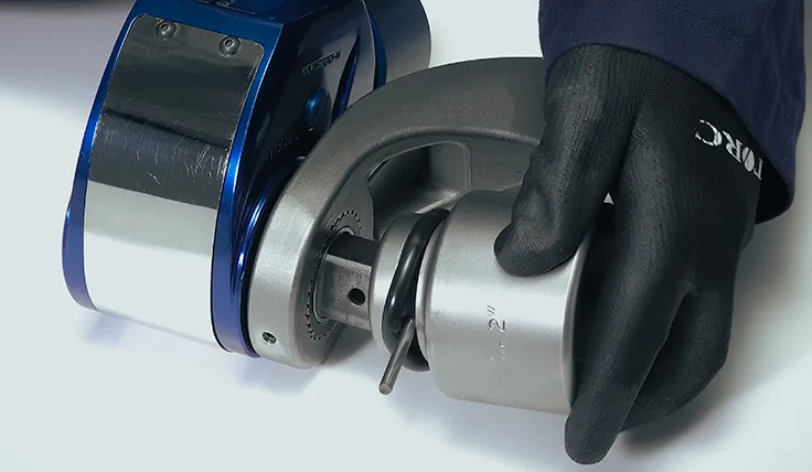 Wide Reaction Fixture Support